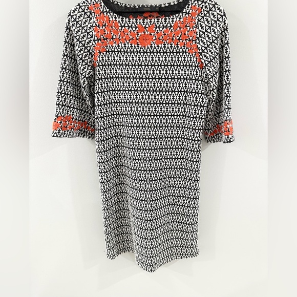 THML Black & White Embroidered Dress Size XS - Picture 4 of 6
